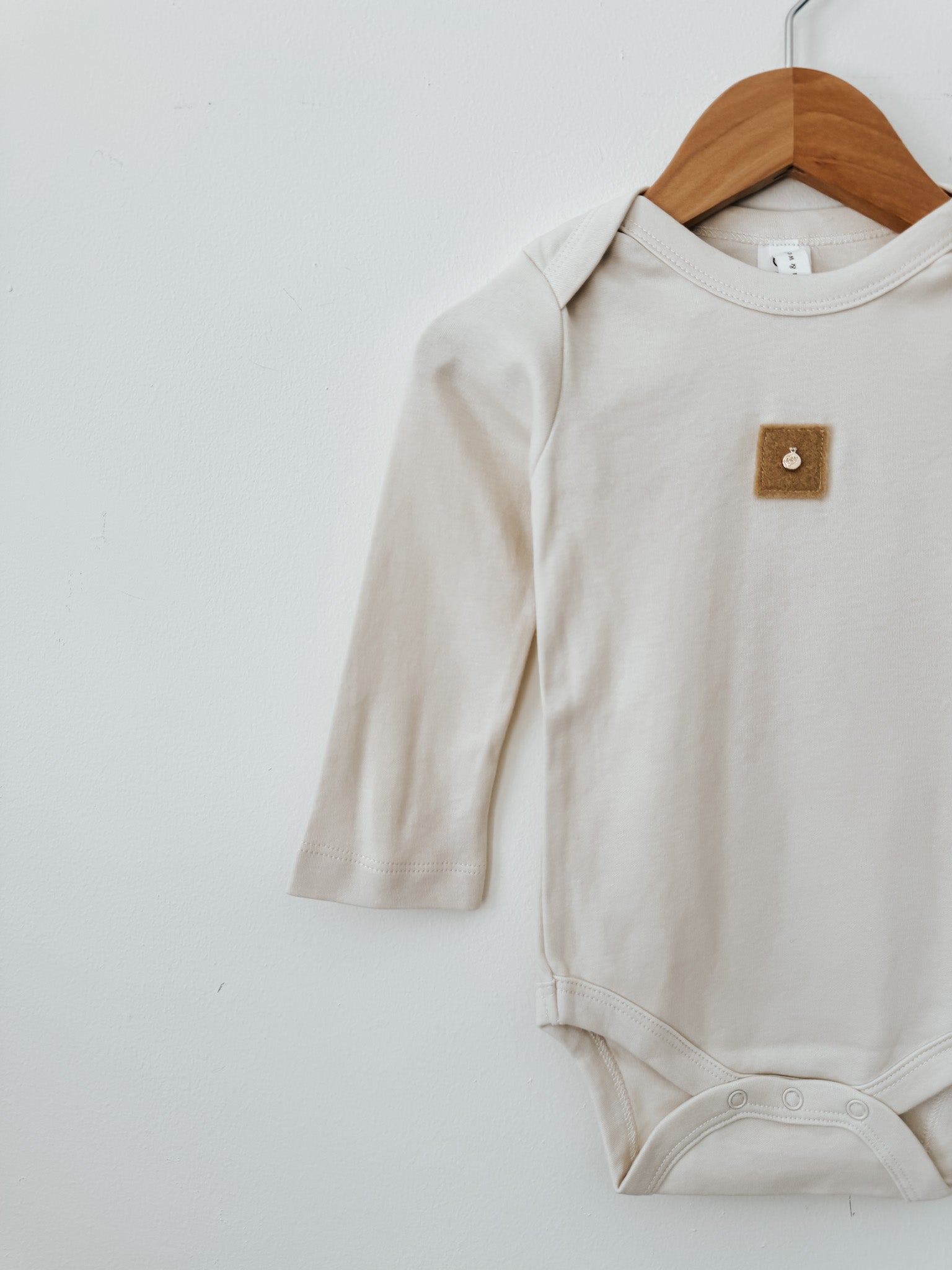 Classic Long Sleeve Bodysuit | Clay Felt Wool Patch