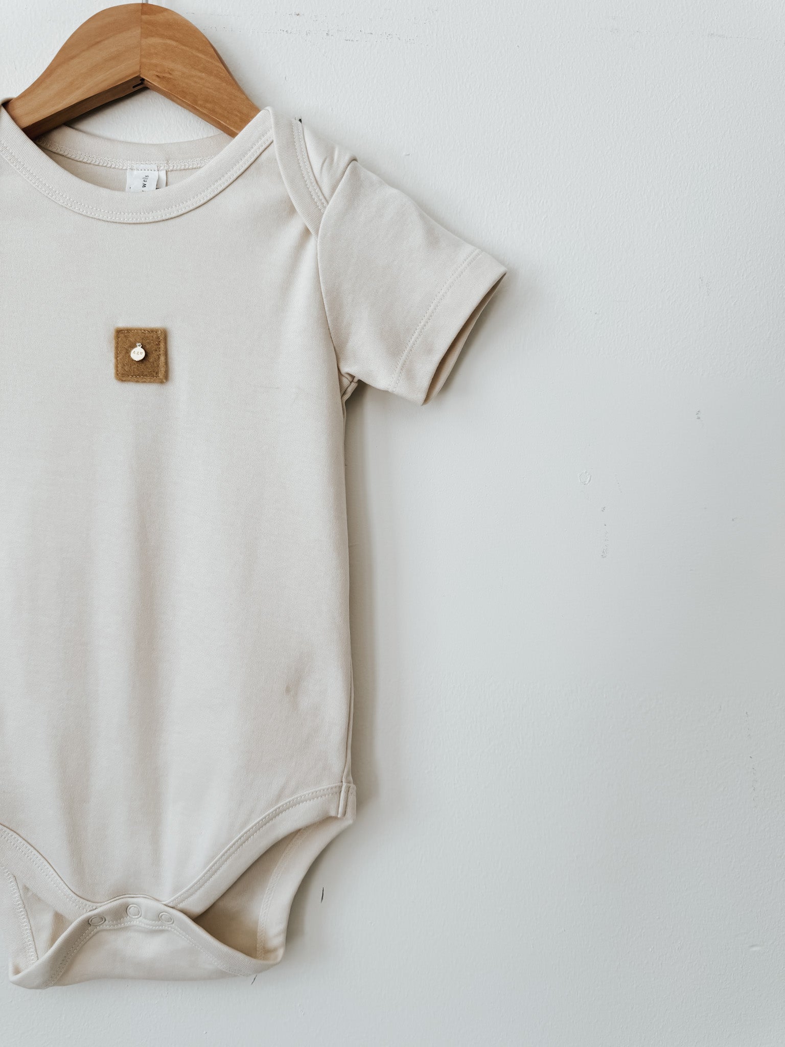 Classic Short Sleeve Bodysuit | Clay Felt Wool Patch
