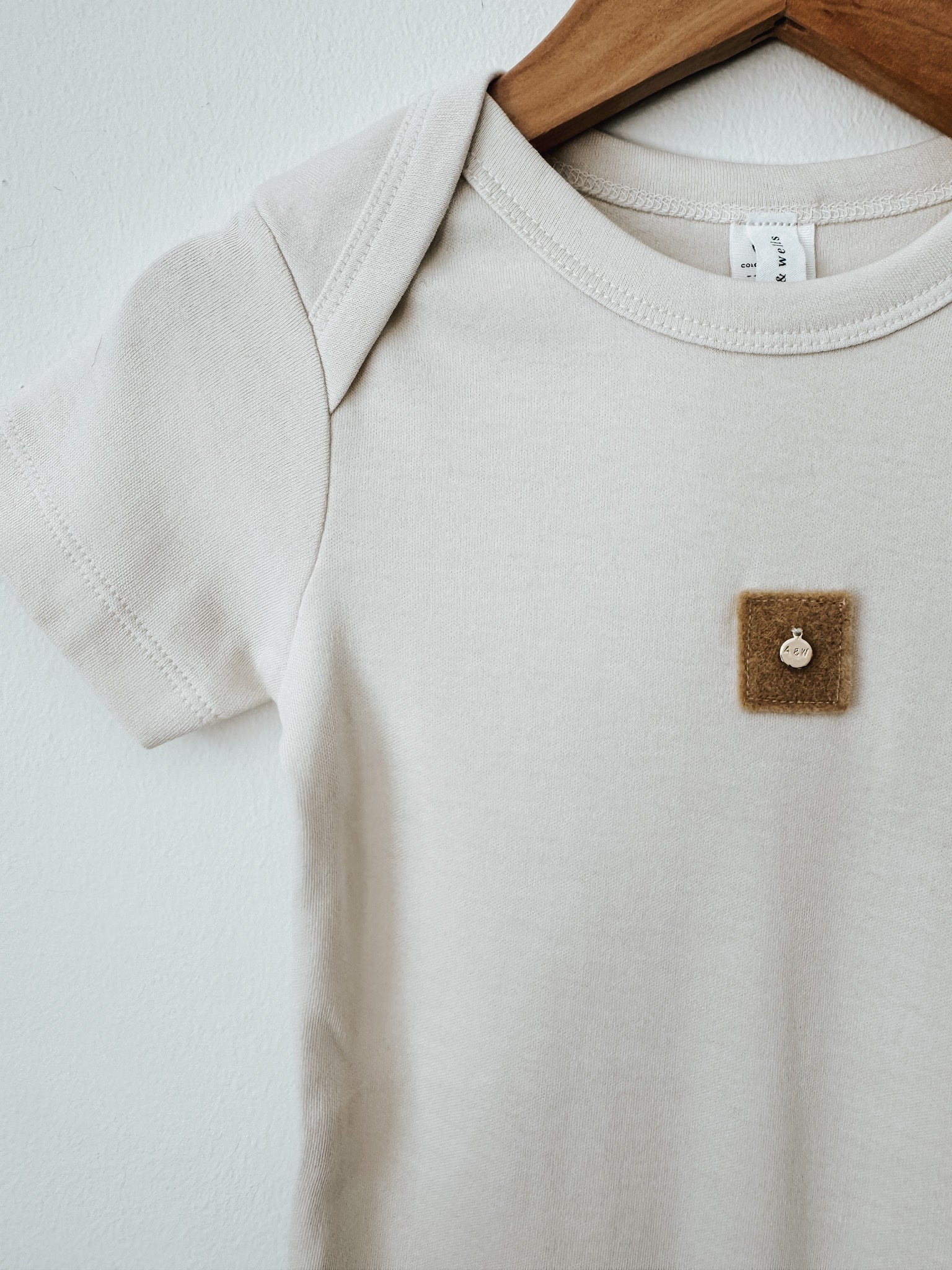 Classic Short Sleeve Bodysuit | Clay Felt Wool Patch
