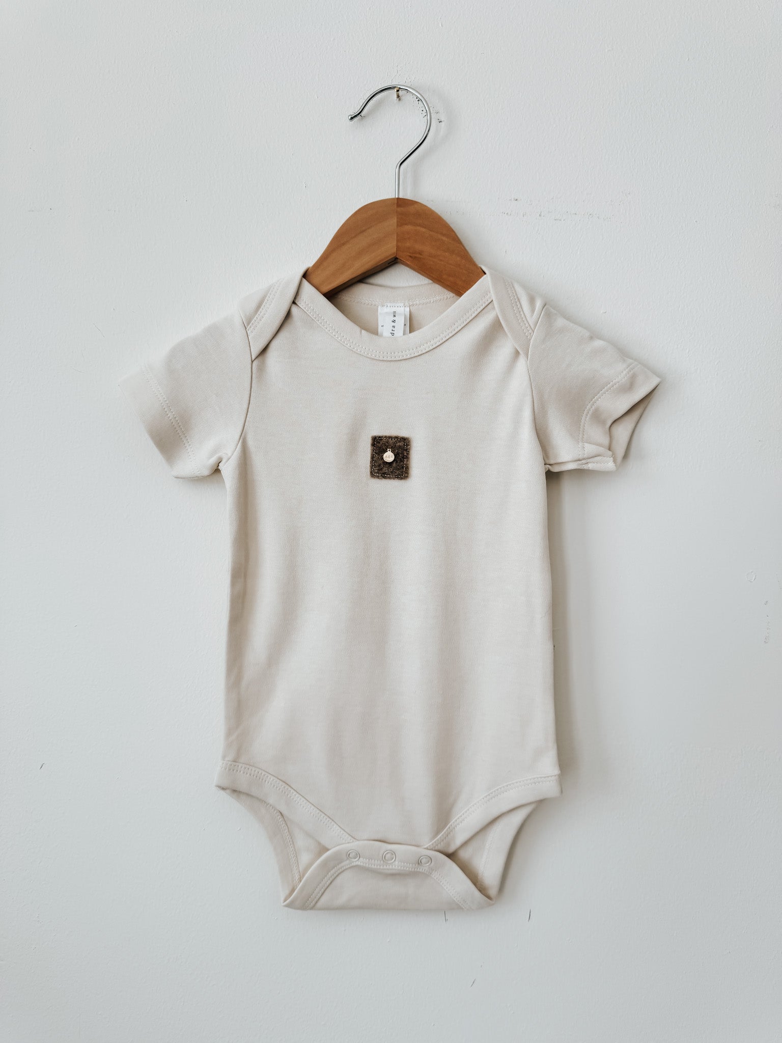 Classic Short Sleeve Bodysuit | Walnut Felt Wool Patch