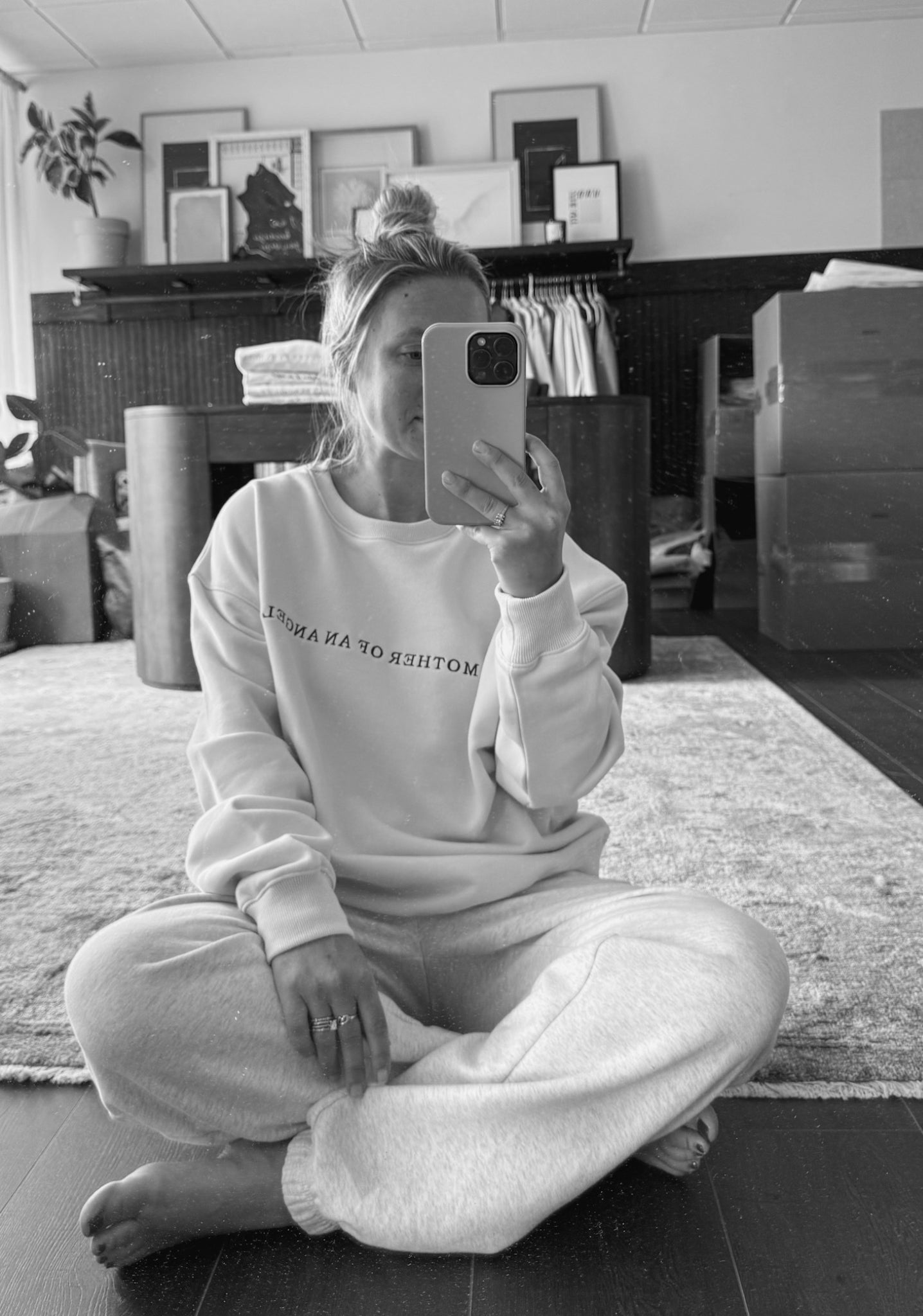 Mother Of An Angel Comfort Crewneck in Créme