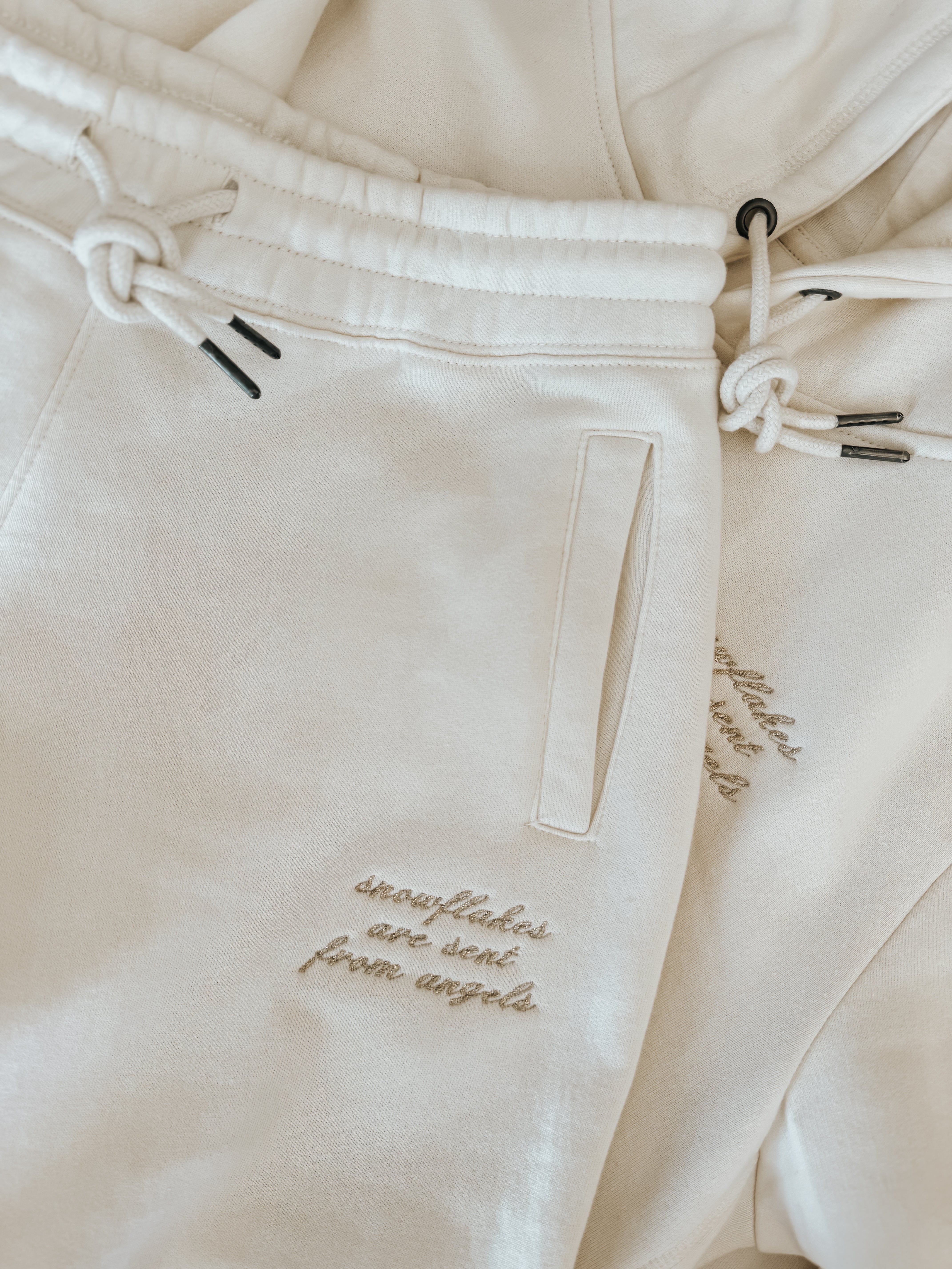 Signature Sweatpants | Snowflakes